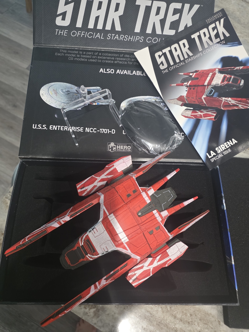 Star Trek La Sirena Starship Collectible - Red